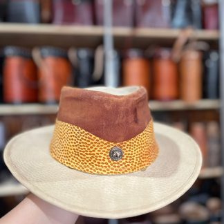 Sombreros simil de cuero carpincho