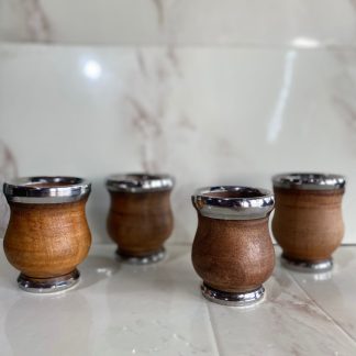 Mates de algarrobo con base y virola de acero