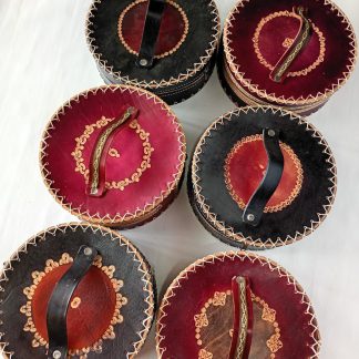 Porta platos de 100% cuero fabricados por nosotros mismos!