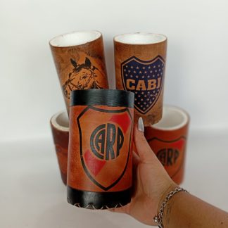 Porta latas con diseños