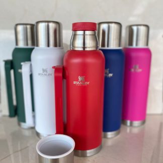Termo de 1L con manija robótica marca Stanley