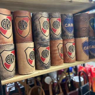 Porta latas Forrados en cuero