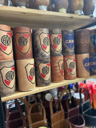 Porta latas Forrados en cuero