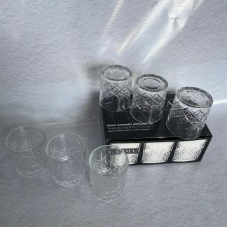 Vasos estilo whiskers de vidrios labrados en caja