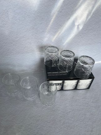 Vasos estilo whiskers de vidrios labrados en caja