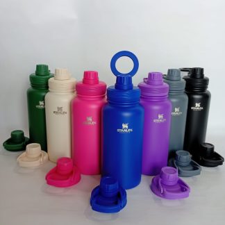 Botella térmica de Stanley 800ml. 9n pico a rosca y trae una tapa de respuesto