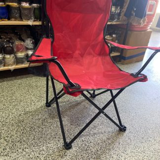 Silletas grandes plegables rojas con estructuras negras (silla de camping)
