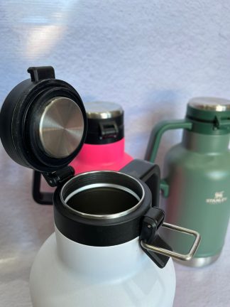 Cantimplora termicas de Stanley con tapa y agarre 1.9L