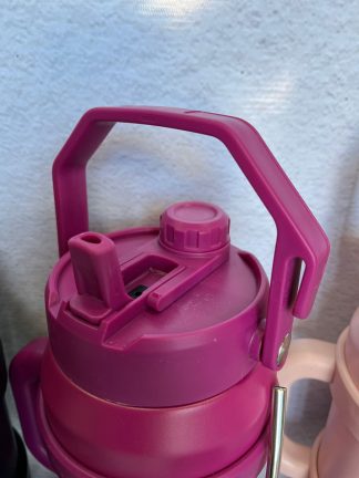 Galón 1.5L más mate y con agarre marca Stanley