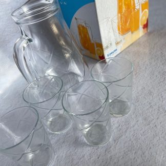 Juego de jarra con 4 vasos de 1 LT. marca NADIR