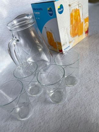 Juego de jarra con 4 vasos de 1 LT. marca NADIR