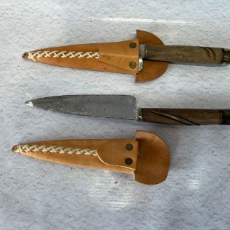 Cuchillo campero 14cm Hoja de disco arado Vaina de cuero Puntera de bronce