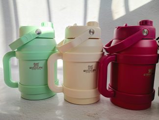 Galones marca Stanley doble pico de 1.900 LT. Varios colores