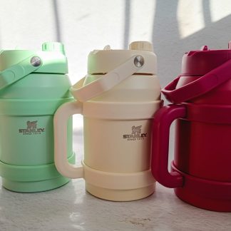 Galones marca Stanley doble pico de 1.900 LT. Varios colores