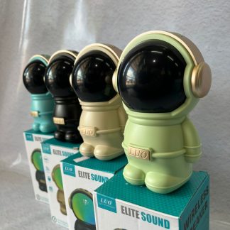 Parlante marca LUO Carga USB Buen sonido Luces en la cara del astronauta