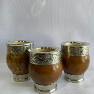 Mate de calabaza con virola de alpaca y base de acero