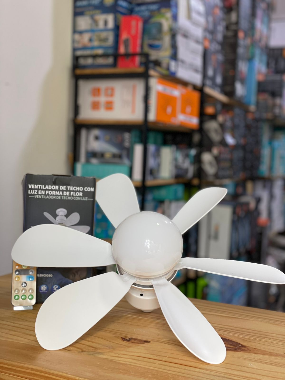 Foco Led con ventilador y control remoto - Image 3