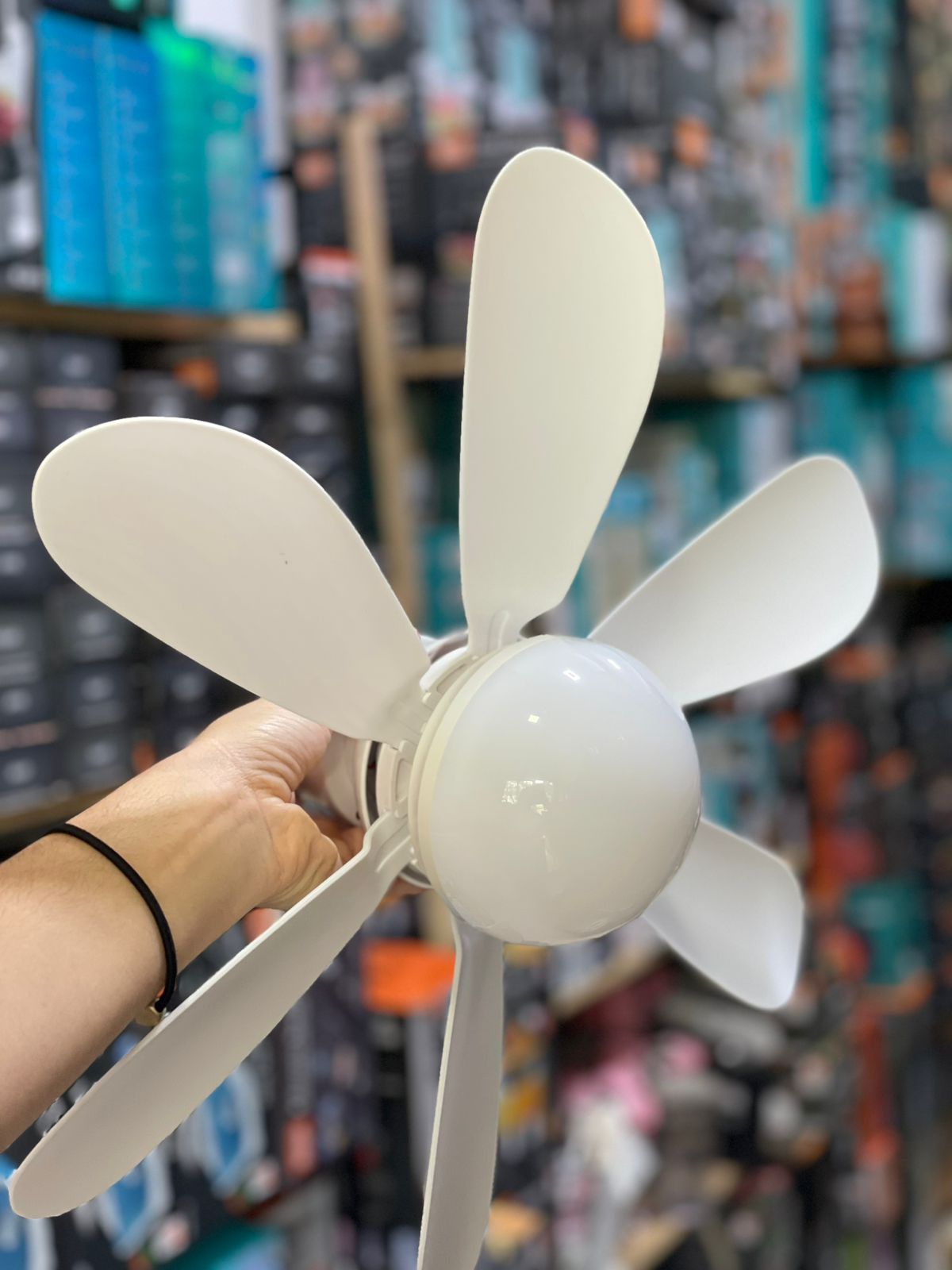 Foco Led con ventilador y control remoto