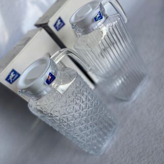 Jarras de vidrio caladas