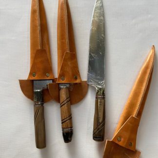 Cuchillo Campero de 24cm con Hoja de Disco Arao, Punta de Bronce y Funda de Cuero