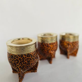 Mate imperial animal print, virola de alpaca y calabaza forrada en cuero pintado