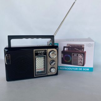 Radio LUO 325 con control de volumen y sintonía e incluye cargador solar