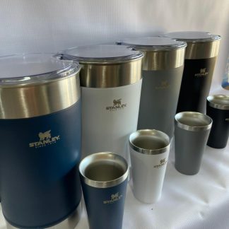 Jarra Stanley de 2L con acabado mate y tapa acrílica