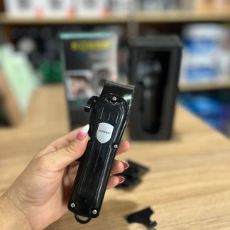 Cortadora de Cabello SONAR SN-098 con Pantalla Digital, Peines Guía, Aceite y Cepillo