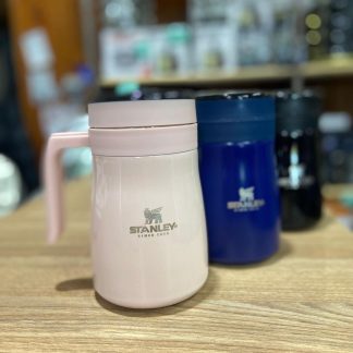Cafetero media manija Stanley con sensor de temperatura y filtro de 550ml