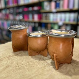 Mate vaqueta de 3 patas clásicas, calabaza forrado en cuero con virola de aluminio