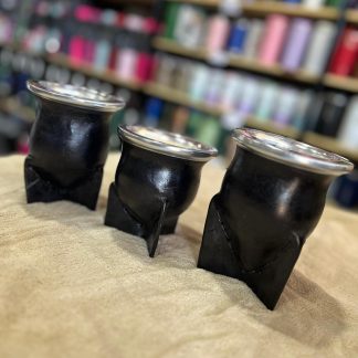 Mate vaqueta de 3 patas clásicas, calabaza forrado en cuero y con virola de aluminio