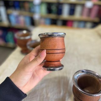 Mate de algarrobo con virola de acero