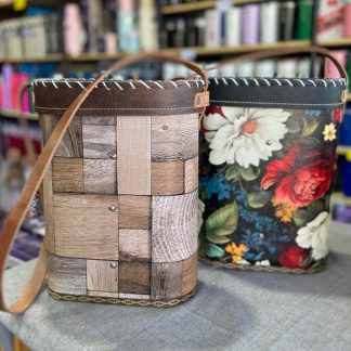 Bolso simil con tapa y agarre