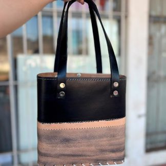 Bolso clasico (grande) de cuero, con diseños exclusivos para llevar lo que desees