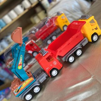 Camión tráiler con máquina escabadora