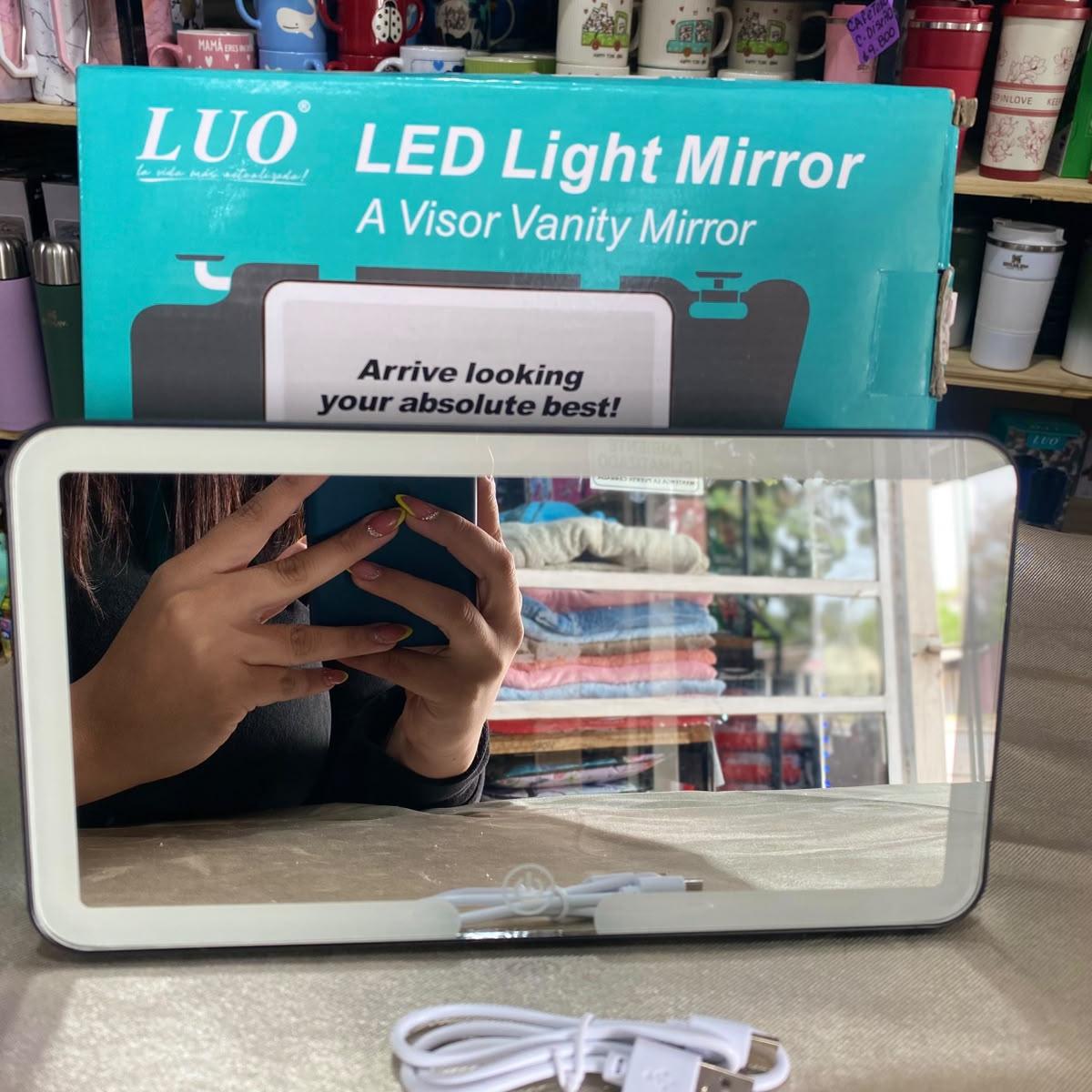 Espejo rectangular marca LUO con luz LED para auto
