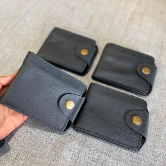 Billetera de cuero con broche