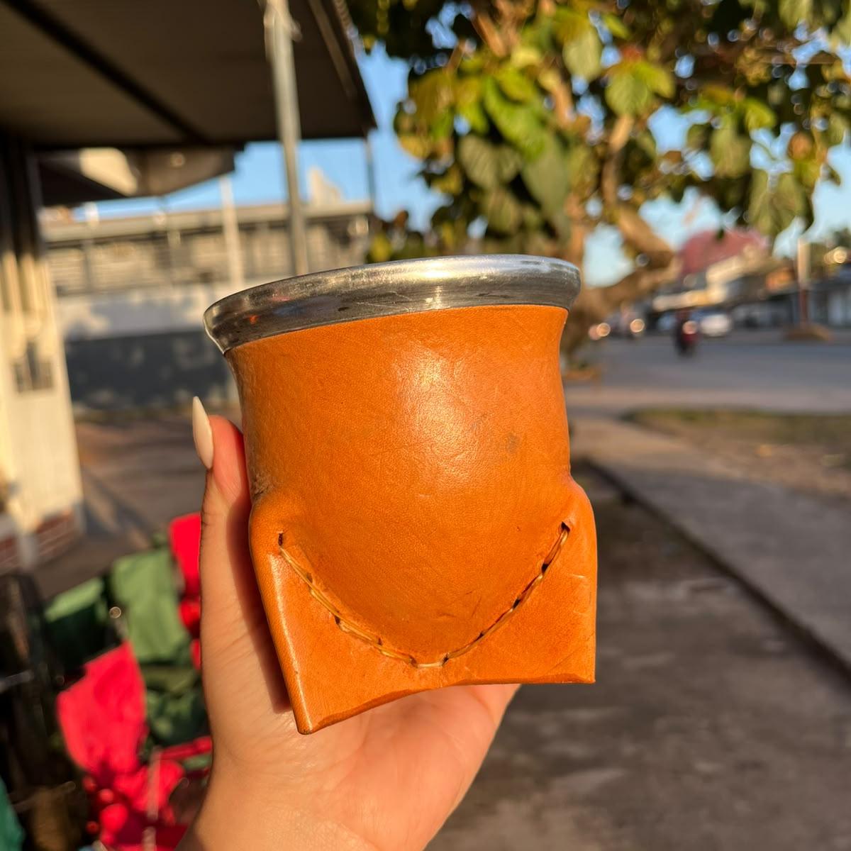Mate vaqueta 3 patas forrado en cuero