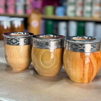 Mate de madera con virola de acero barnizado