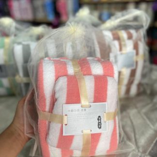 Set x2 toallas tacto suave buena absorción y pelusa medidas chica 70x40cm grande 70x1,50cm con presentación hermosa viene con su empaque