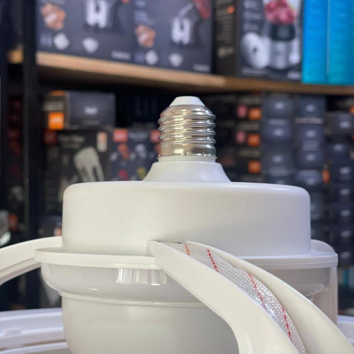 Foco LED con ventilador y control remoto