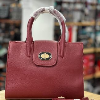 Cartera de mano con correa