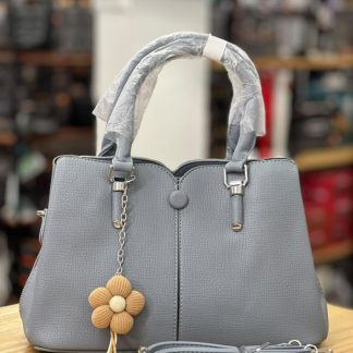 Cartera de mano con correa