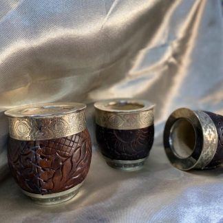 Mate Roma Virola y base de alpaca Cuero repujado